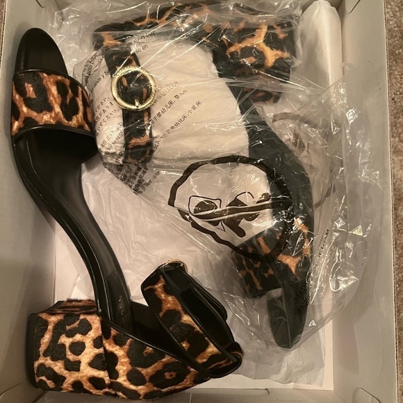 New! MICHAEL Michael Kors Lena Flex Mid Sandal - Picture 9 of 10